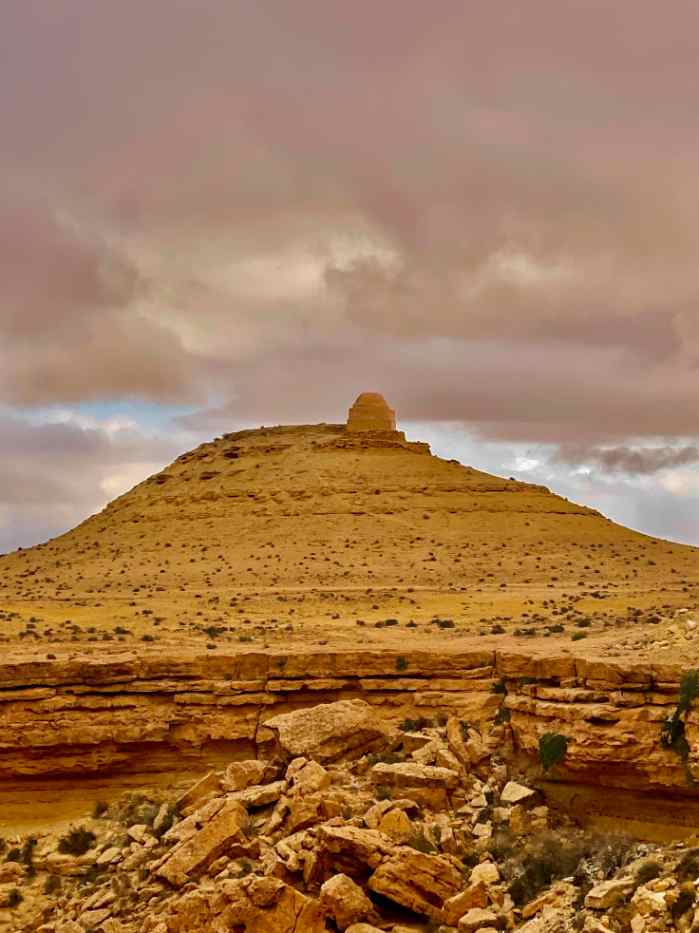 Marabout, kuppelförmiges Haus auf einem Berggipfel