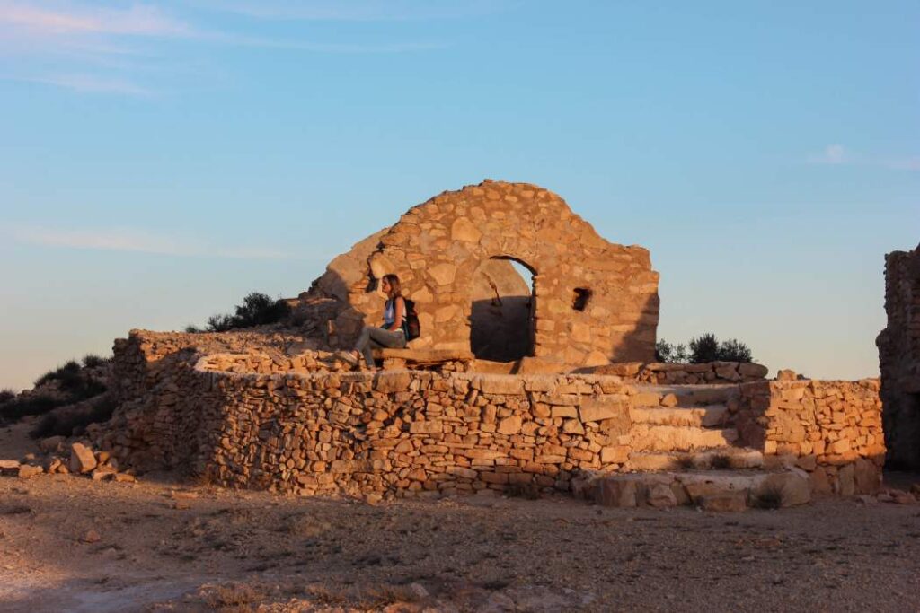 Alte Speicherburg und Festung im Gebirge