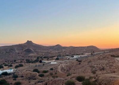 Abendrot hinter Gebirge